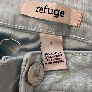 Size 4 refuge jeans